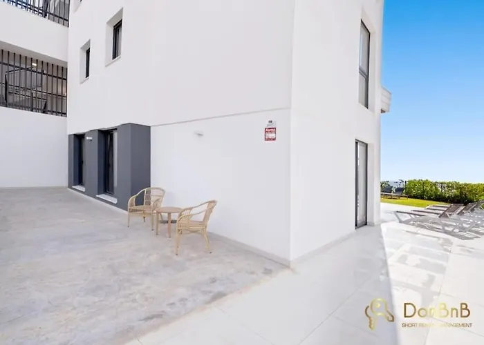 Con Jardin Y Piscina Privada En Higueron West *