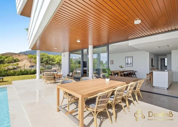 Con Jardin Y Piscina Privada En Higueron West Appartement *