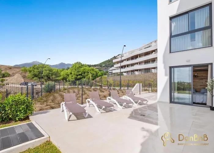 Con Jardin Y Piscina Privada En Higueron West * Fuengirola