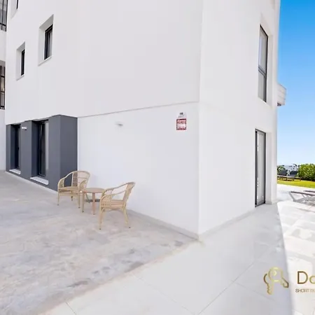 Con Jardin Y Piscina Privada En Higueron West *